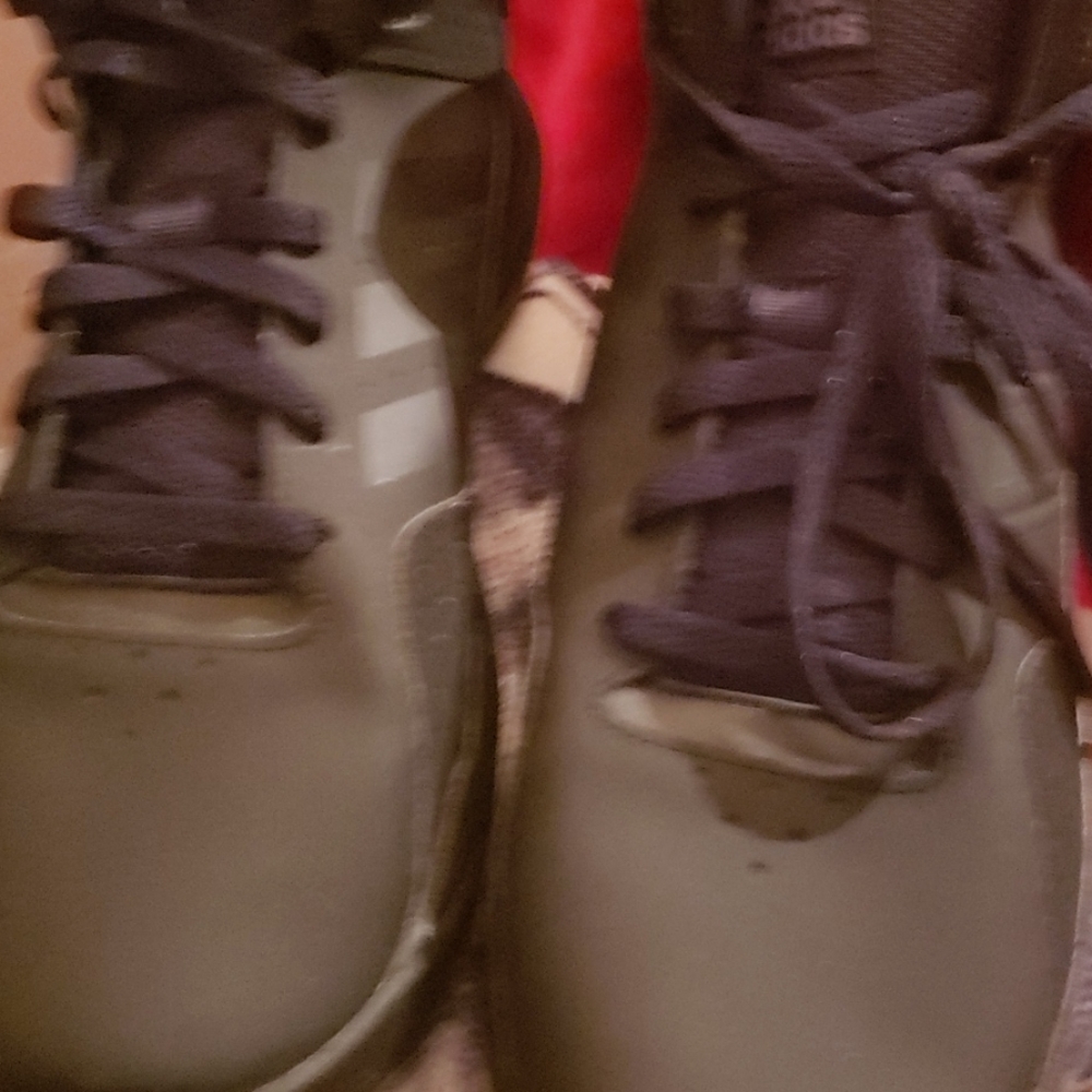 Adidas - Picture 2 of 5